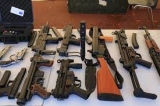 Acțiune amplă la nivel național în cadrul unui dosar penal privind deținerea ilegală de arme
