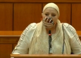 Circăreasa, Diana Șoșoacă șochează din nou! Ce gest a făcut în semn de protest față de restricțiile anti-COVID