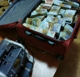 Dealer de droguri din București, prins în flagrant de DIICOT