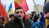 George Simion suspectat că și-a înscenat atacul de la manifestația din Iași