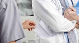 Medicul specialist „PRĂDAT” chiar de proprii INTERMEDIARI pentru luare de mită