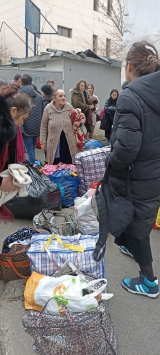partida-romilor-pro-europa-ajuta-zeci-de-familii-ale-romilor-din-ucraina-oferindu-le-adapost-i-hrana-50289-5.jpg
