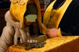 	Preotului Eugen din Curcani i s-a sculat cocoşul din sutană, în faţa unei fetiţe de 14 ani