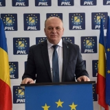 Primarul municipiului Piatra-Neamţ, Dragoş Chitic, decizie radicală după ce a fost condamnat la 3 ani de închisoare: s-a autosuspendat din toate funcţiile