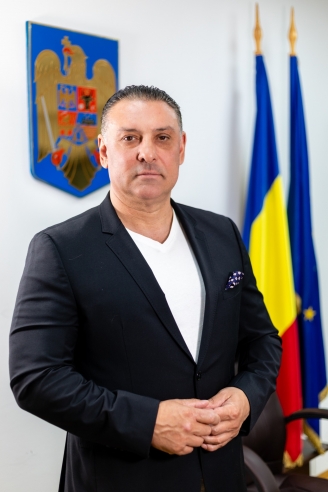 nicolae-paun-un-lider-angajat-in-promovarea-drepturilor-romilor-i-a-integrarii-europene-51735-1.jpg