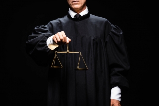 noi-beneficii-pentru-procurori-i-judecatori-ratele-la-casa-ar-urma-sa-fie-suportate-de-toti-romanii-51076-1.jpg