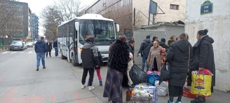 partida-romilor-pro-europa-ajuta-zeci-de-familii-ale-romilor-din-ucraina-oferindu-le-adapost-i-hrana-50289-1.jpg