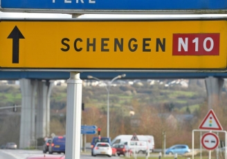 romania-nu-va-retrage-cererea-de-aderare-la-schengen-austria-e-complet-izolata-51316-1.jpg